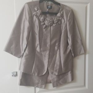 Adrianna Papell 2 piece suit